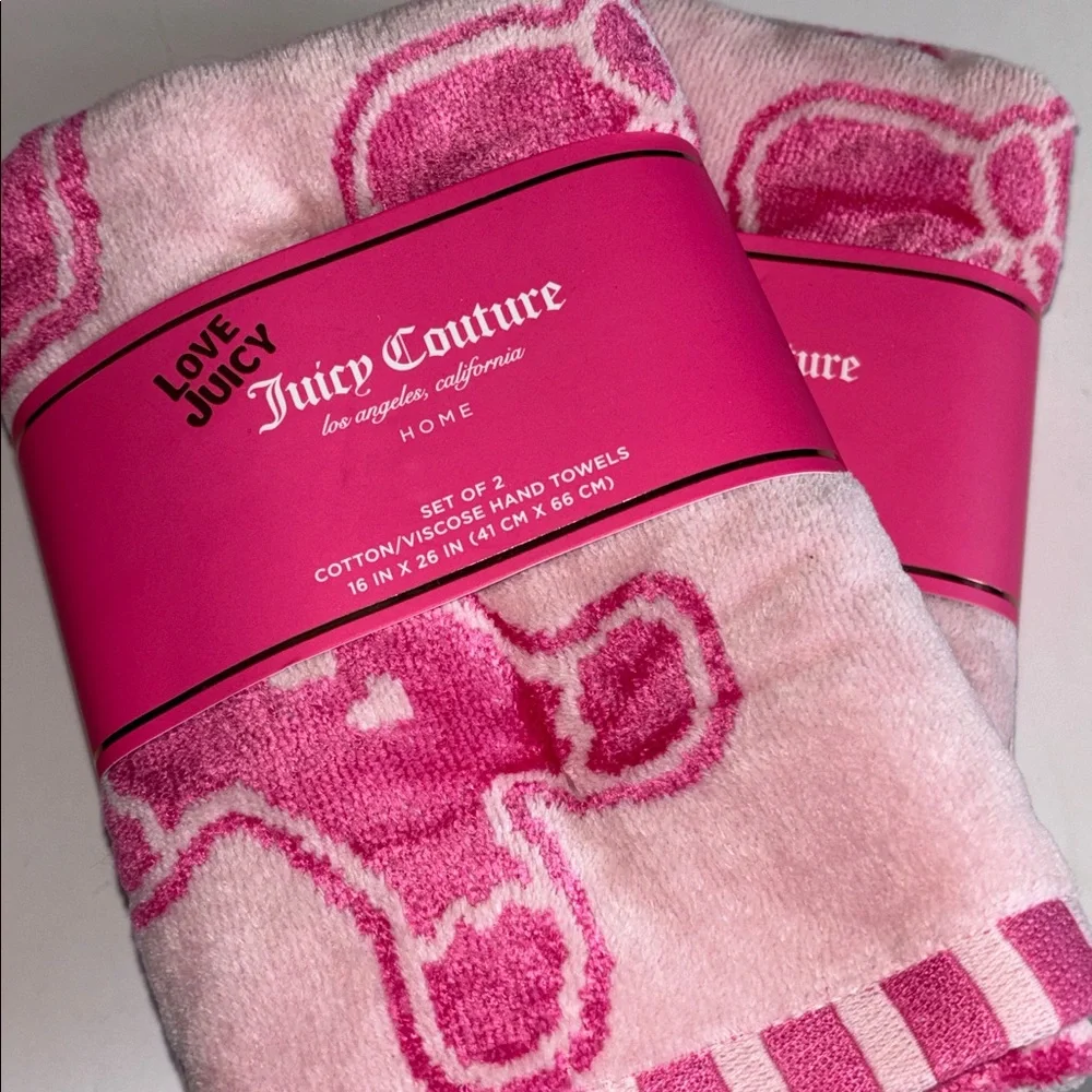 Juicy Couture Pink GINGERBREAD AND BOWS Hand Towels NWT SET OF TWO PINK GINGEY